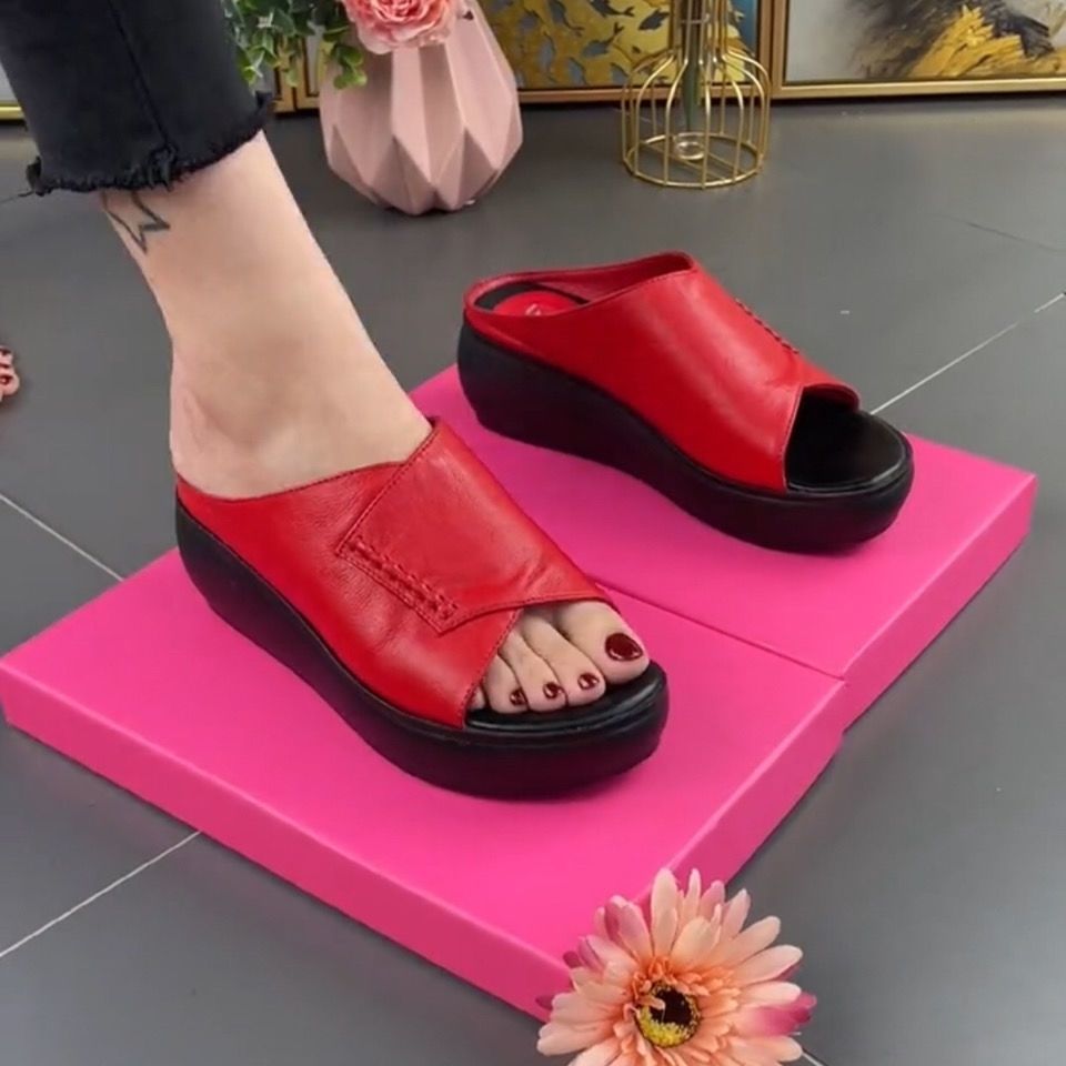 Women's Soft Leather Thick Bottomed Sandals And Slippers