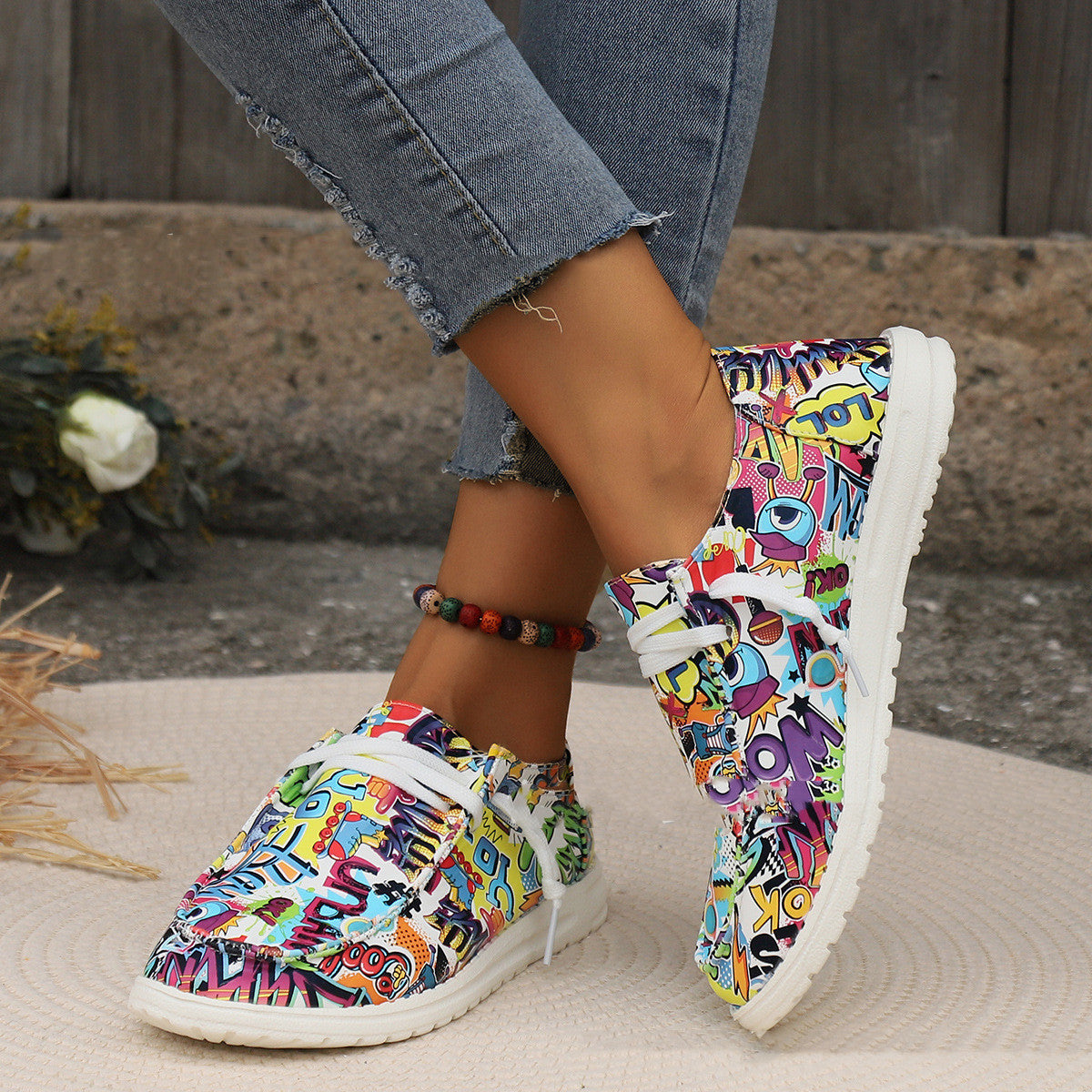 Women's Fashionable Simple Graffiti Ethnic Style Canvas Shoes