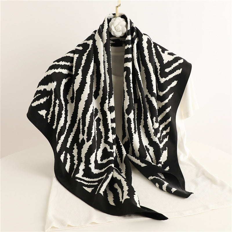 Ladies Fashion Simple Retro Printed Square Scarf