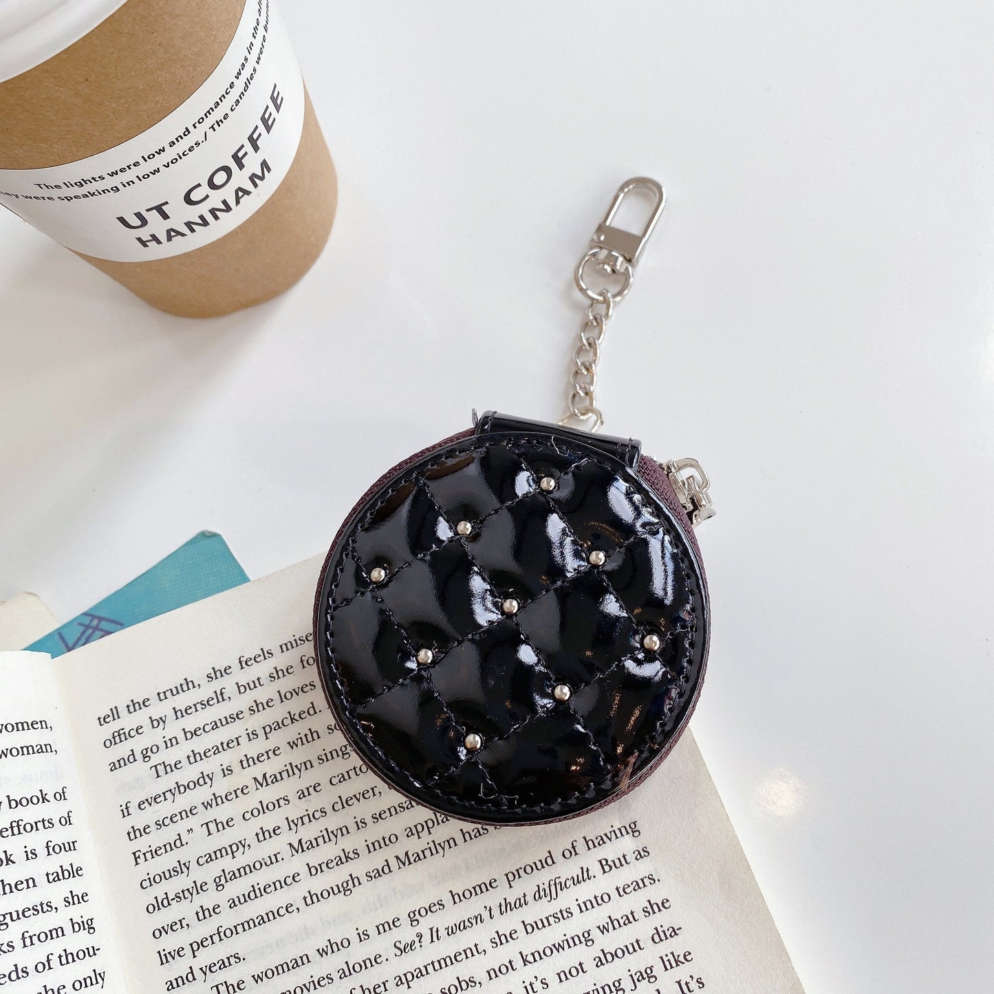 Bluetooth Earphone Protective Case Rivet Rhombus Chain Leather Case