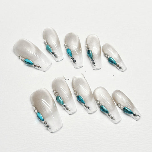 Mid-length Manicure Personality White