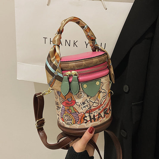 Ladies Textured Handbag Print Bear Fashion