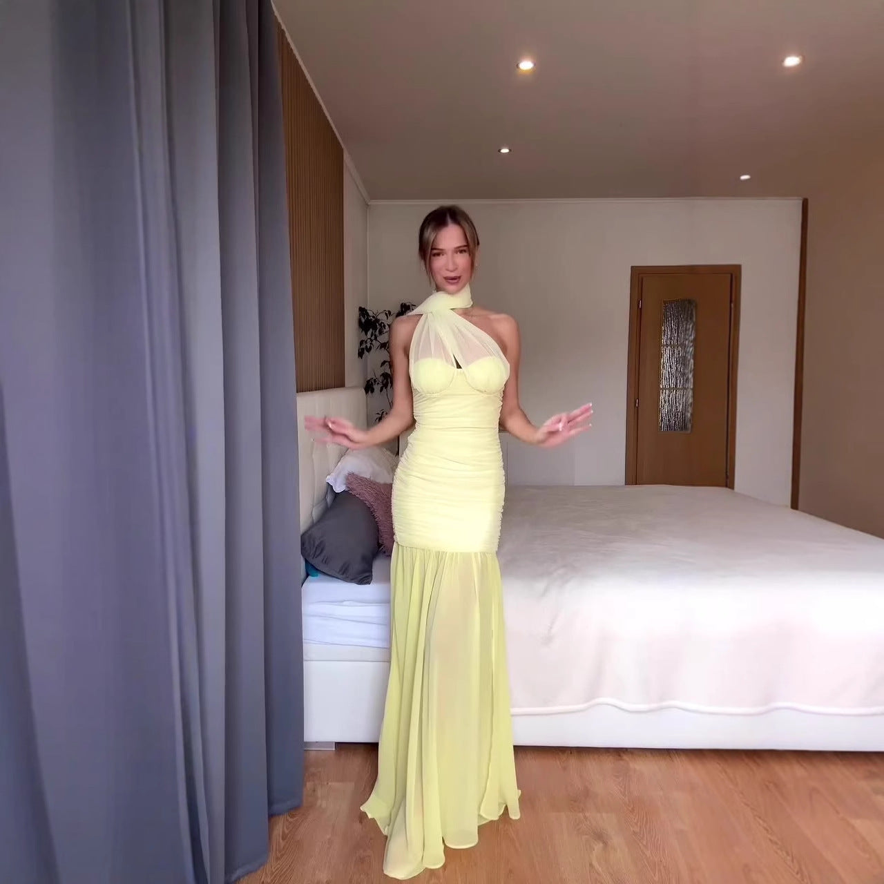 Backless Milk Silk Sleeveless Mesh Evening Dress Dress