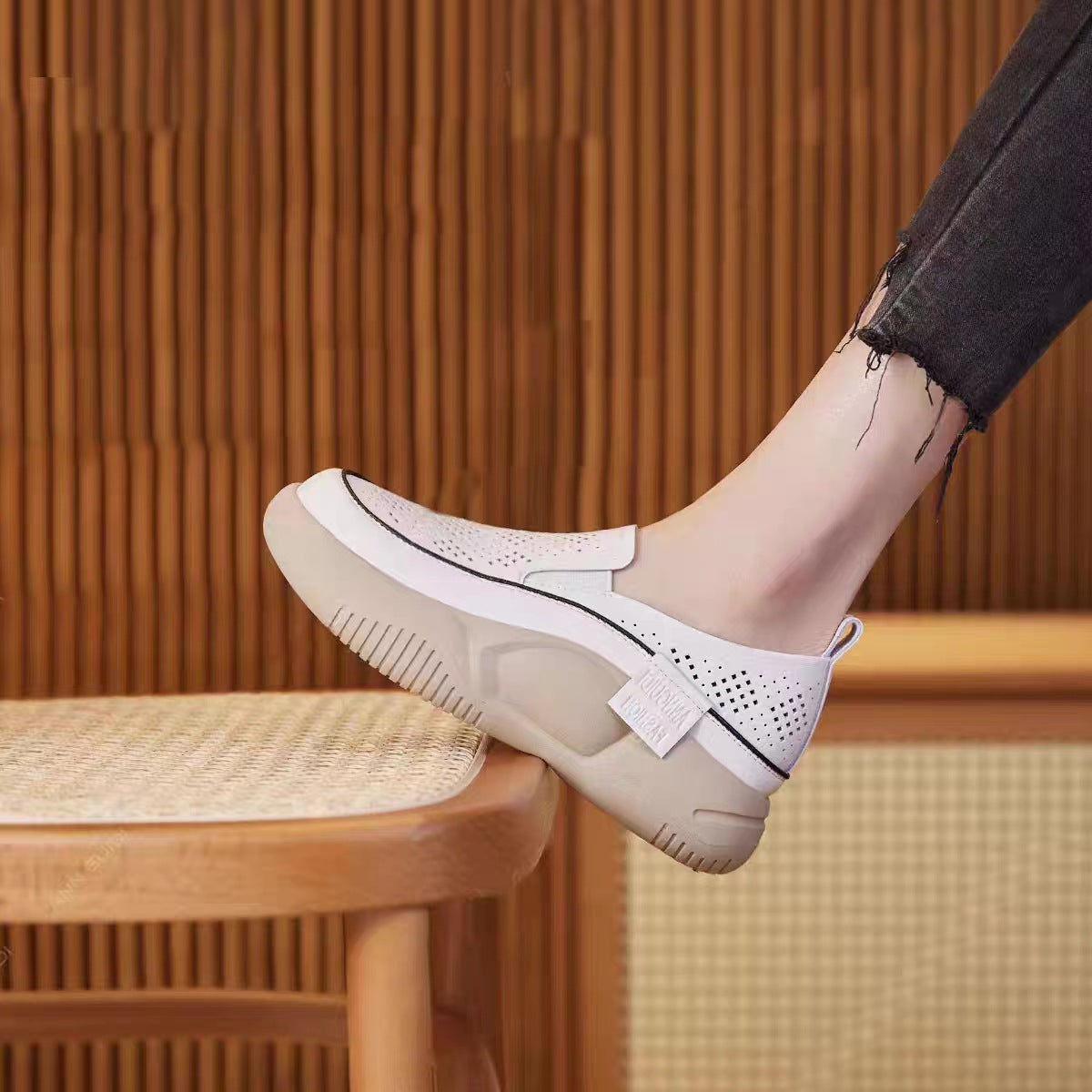 Women's Fashion Platform Retro Small White Shoes