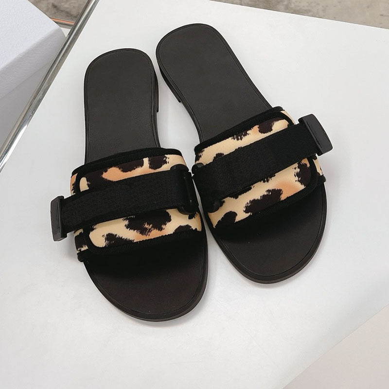 Velcro-sandaler til kvinder med flade såler, afslappede og alsidige med ydre rem