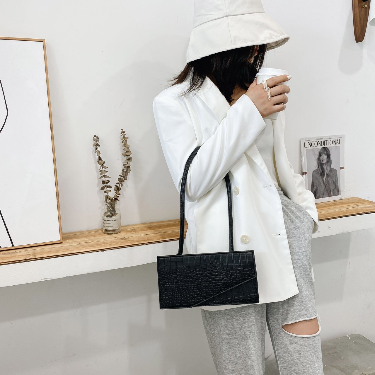 One shoulder messenger stone pattern small square bag