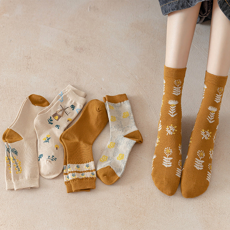 Women's Fashionable And Versatile Retro Mid-calf Socks