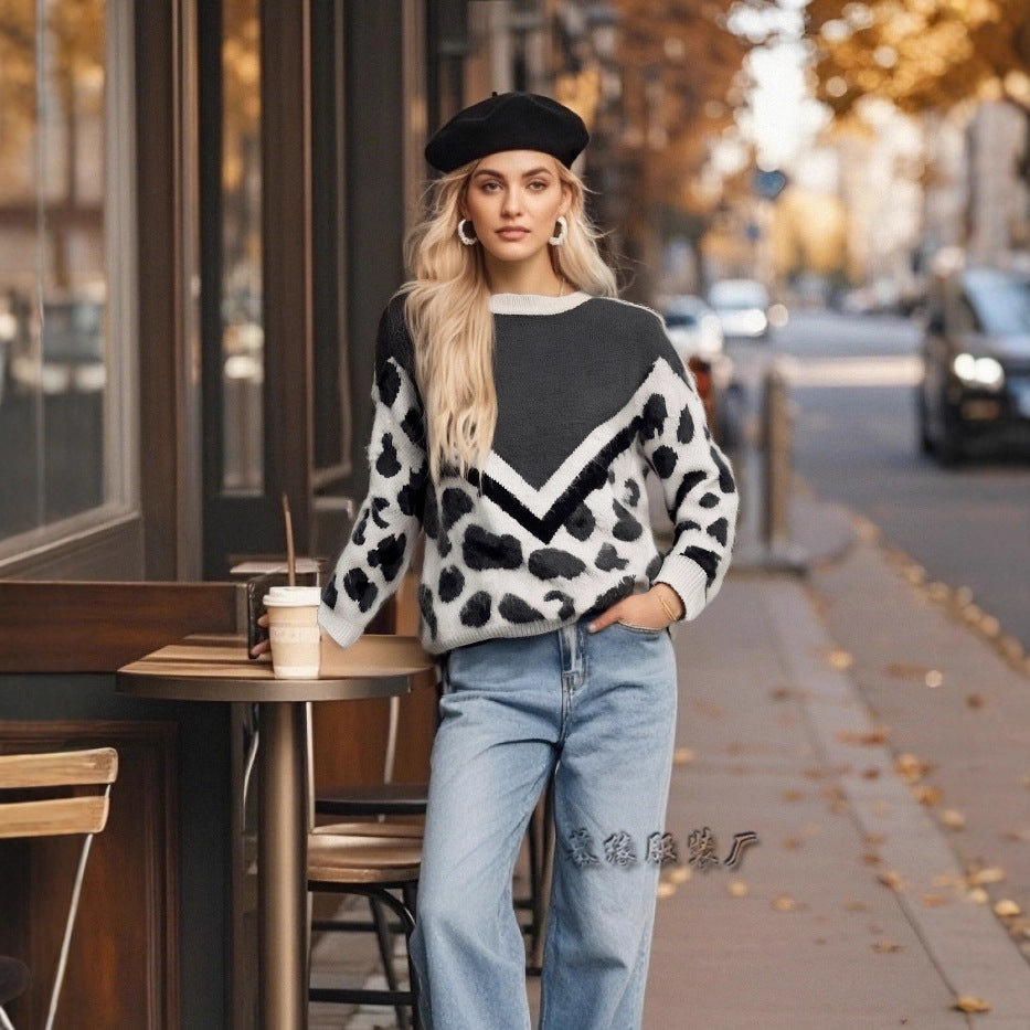 Women's Plush Printed Knitted Pullover With Round Neck And Leopard Print
