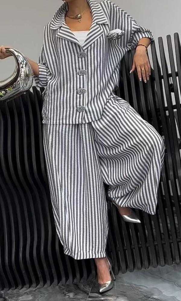 A Casual Set Of Loose Flower-striped Blazer With A Commuting Style