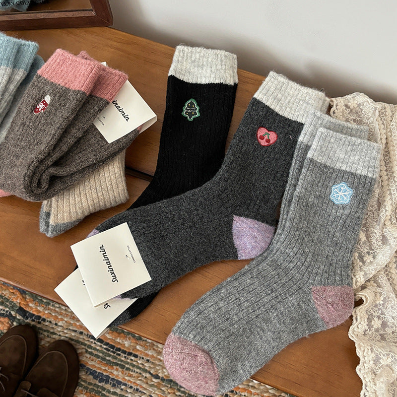 Cute Retro Embroidered Christmas Wool Mid-Calf Socks