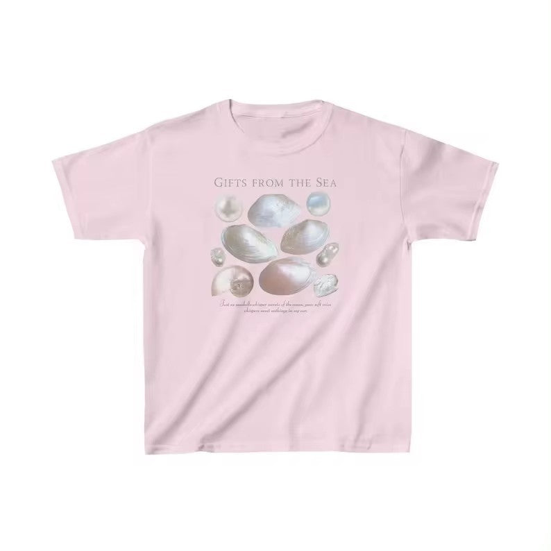 Ny farverig T-shirt-top med perleprint og rund hals