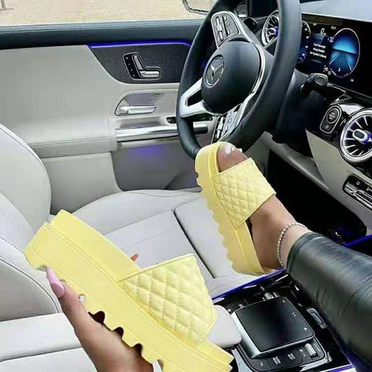 Women's New Sponge Cake Thick Bottom Diamond Plaid Sandals