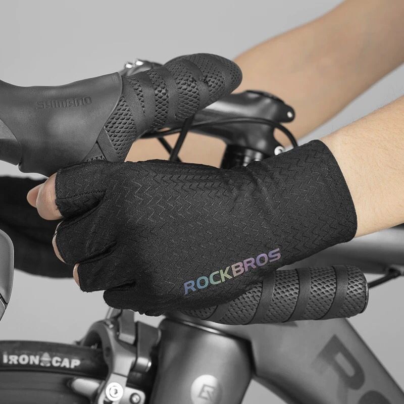 Anti Skid Quick Drying Ice Silk Short Finger Gloves For Road Vehicles