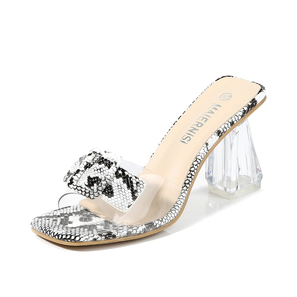 Versatile and fashionable large sandals