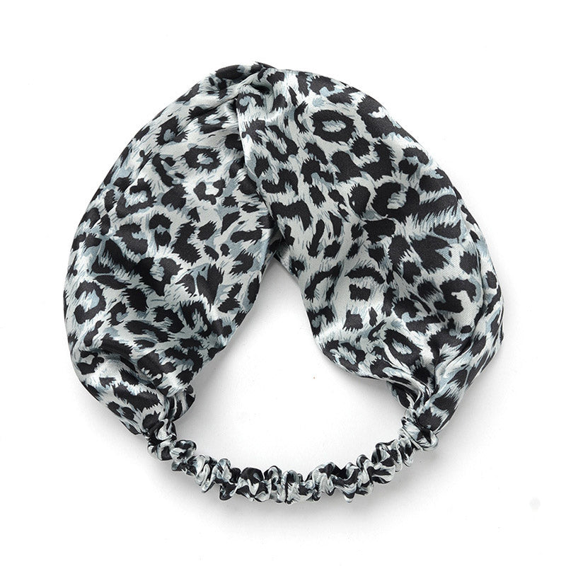 End the hairband in the middle