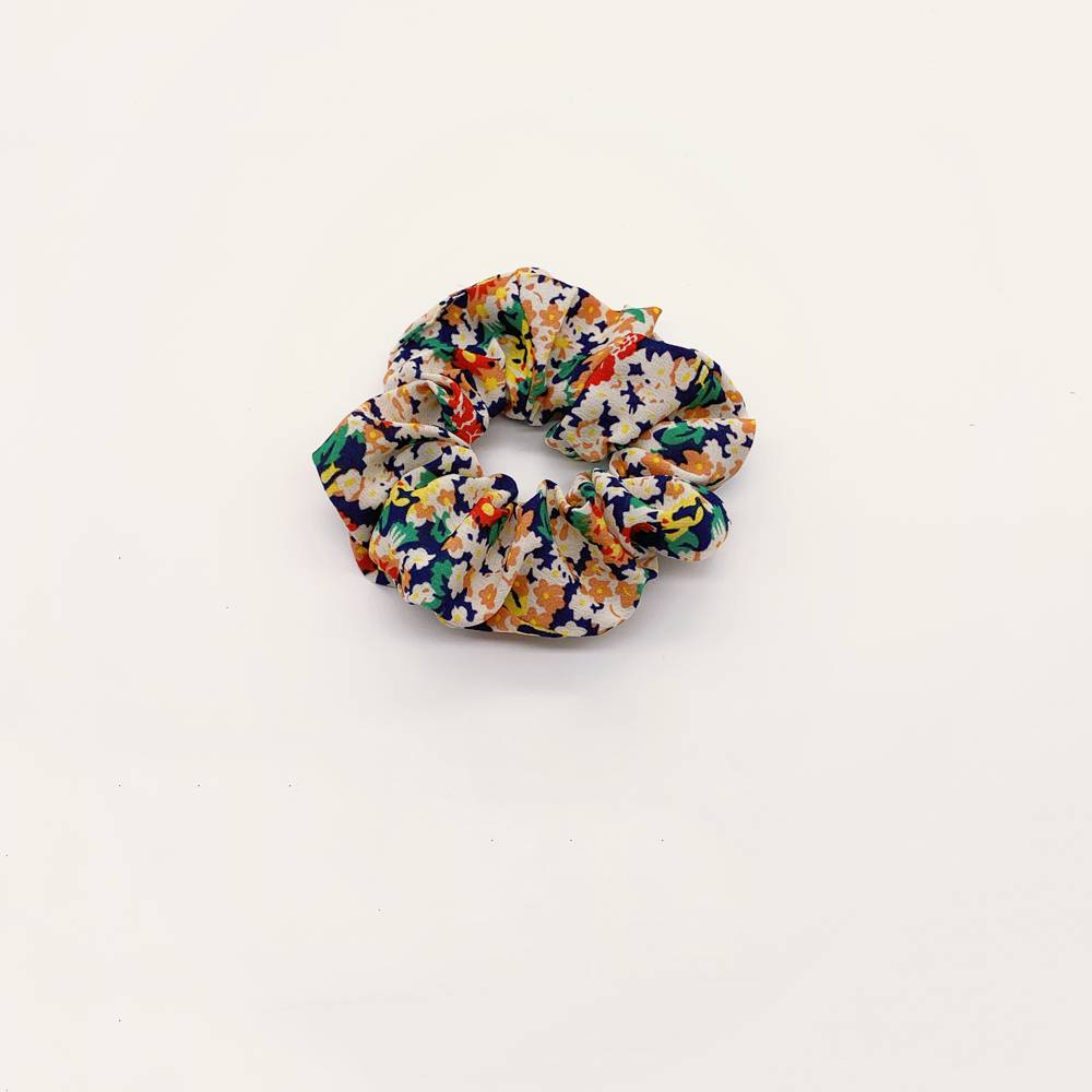The wind is sweet and retro French floral hairpin