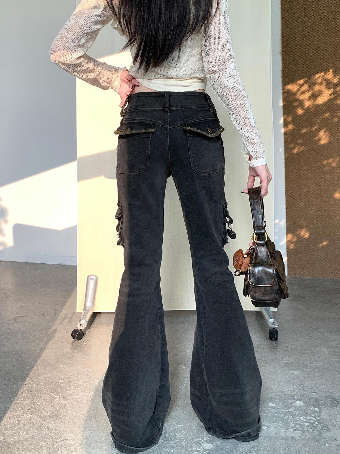Washed Old Multi-pocket Slightly Flared Jeans
