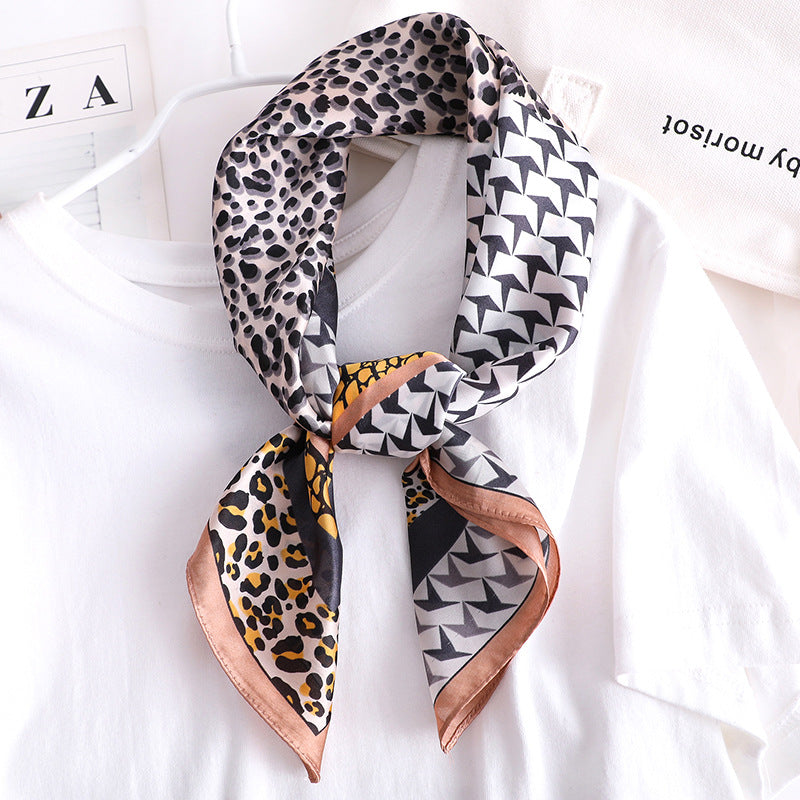 Vintage Leopard Print Women's Sweet Print Sunscreen Silk Scarf
