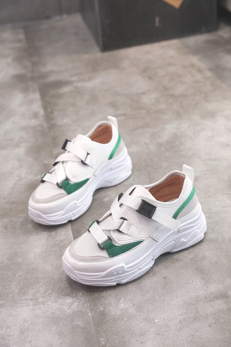 New Korean version of thick bottom buckle wild sneakers
