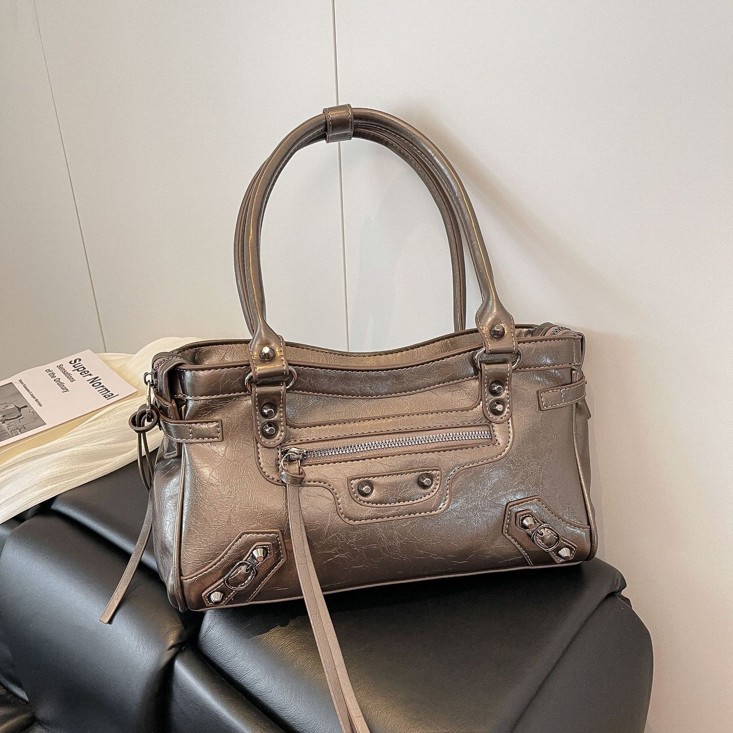 Women's Textured Rivet Single Shoulder Underarm Bag