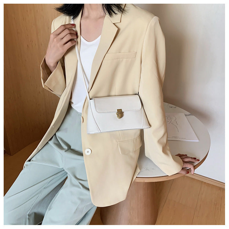 Women's design retro armpit one shoulder bag