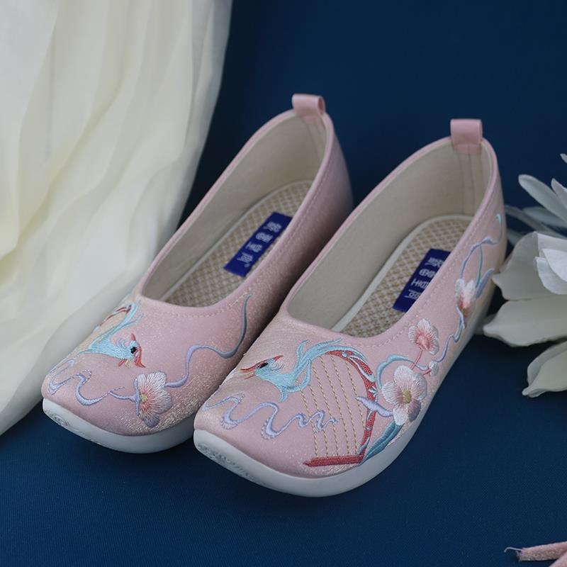 Dengyun's Hanfu Shoes Increase The Height Of The Head