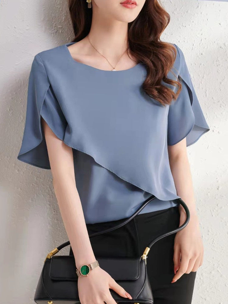 Design-forward Short-sleeve Top With Flared Sleeves