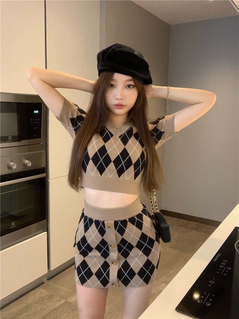 Vintage Diamond V-neck Short-sleeved Knitted Top