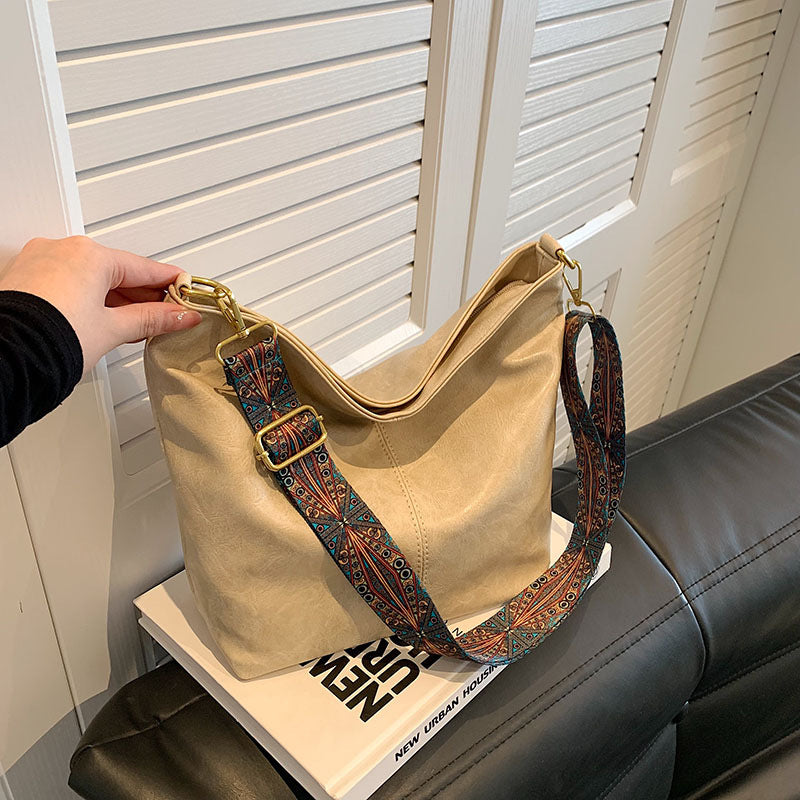 Retro Shoulder Messenger Bag Large Capacity Commuter Women's Bucket Bag