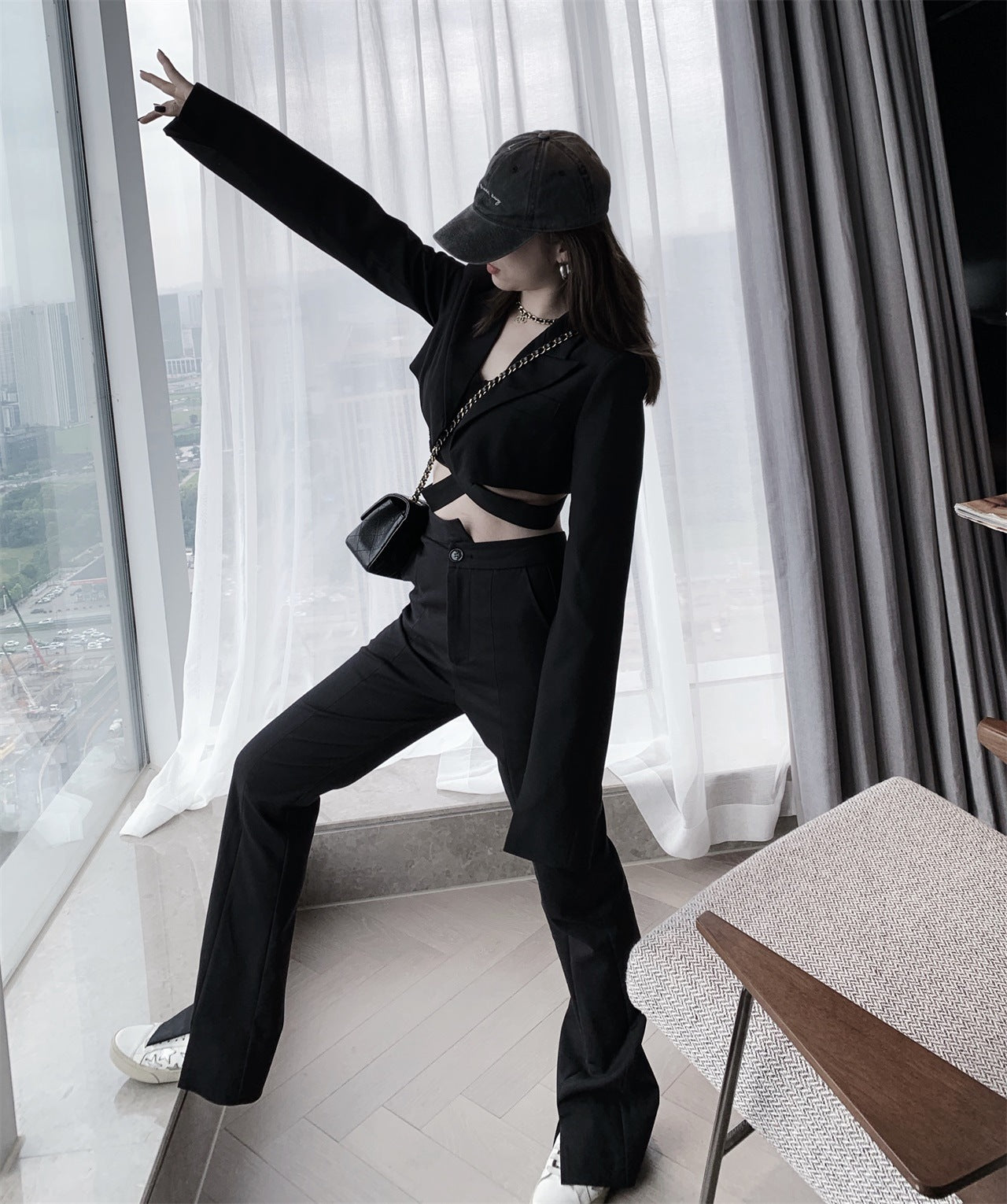 Cropped high-rise trousers