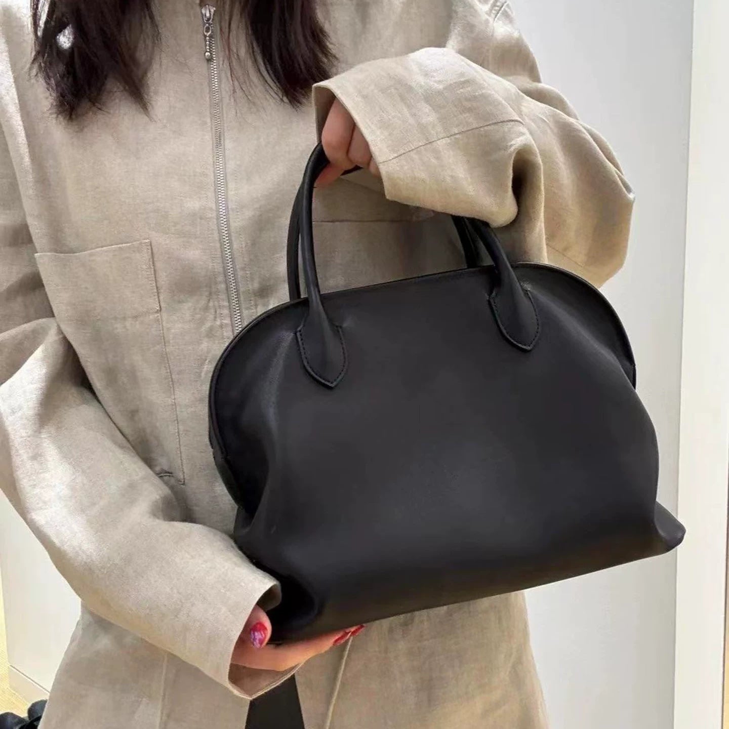 Old Money Style Minimalist Cowhide Shell Bag For Women