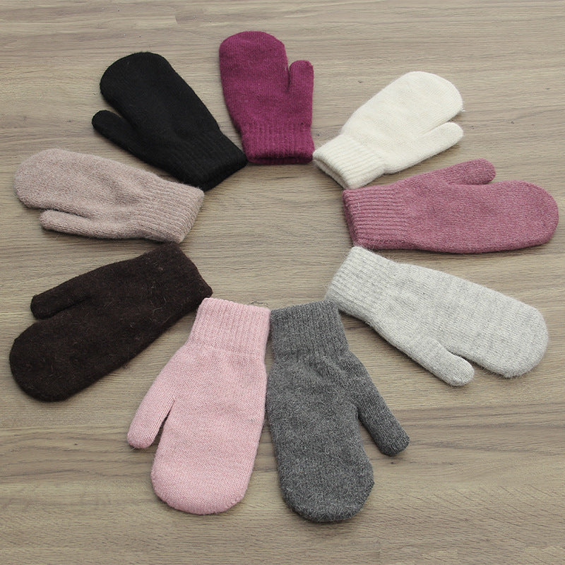Full finger thick woolen gloves