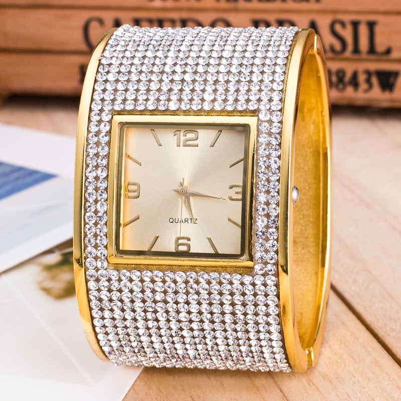 Diamantbesat modeur