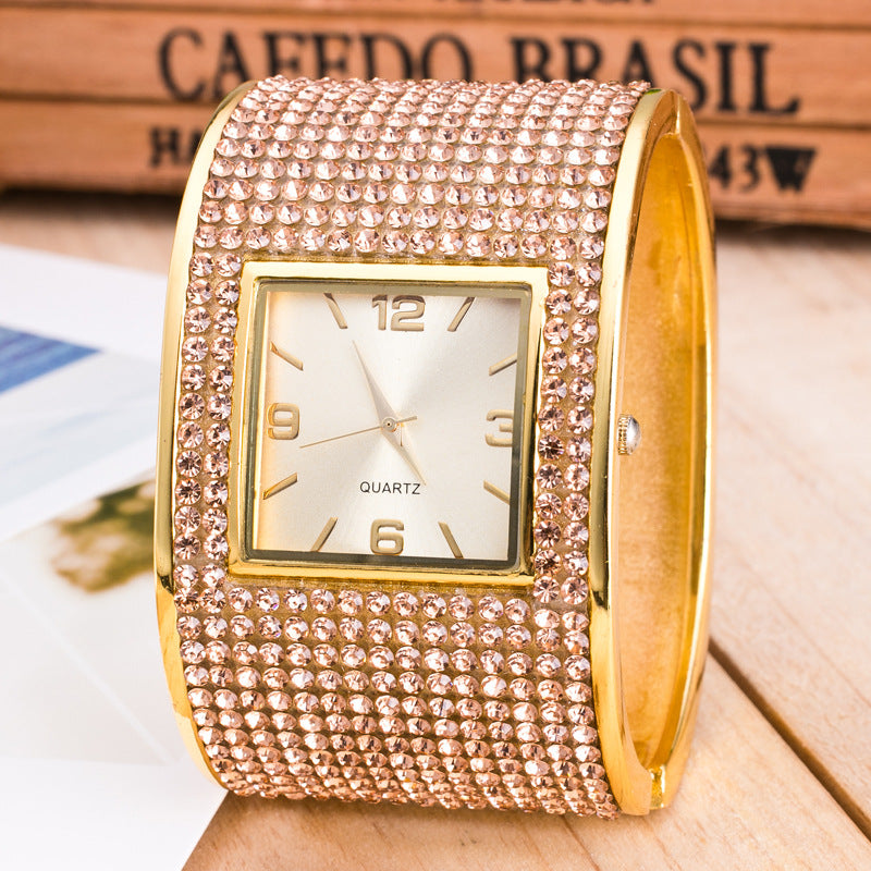Diamantbesat modeur