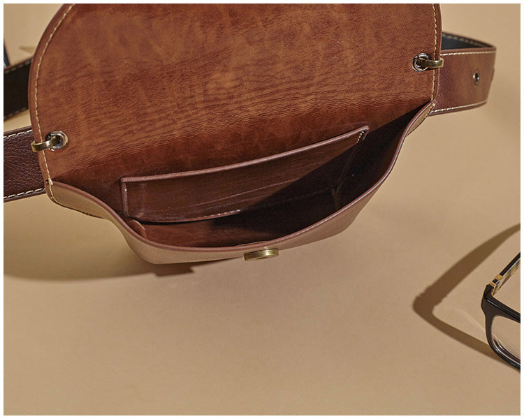 Literary and casual shoulder bag
