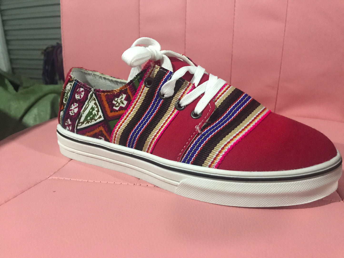 Ethnic style sports couple board shoes