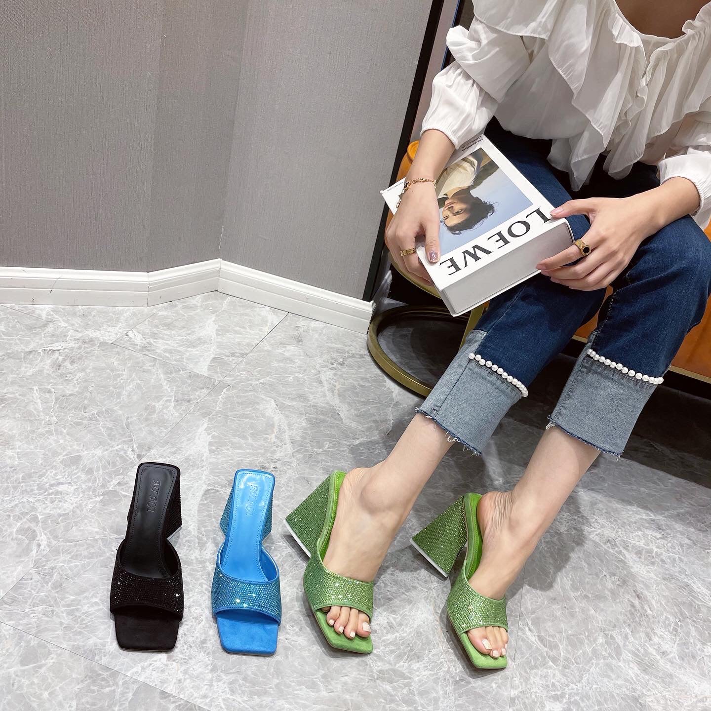 Factory Direct Supply Triangle Heel High Hot Drill Shoes