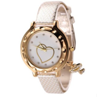 The explosion of fashion ladies fashion table lovely heart Key Pendant Quartz fine serpentine belt Watch