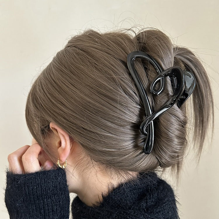 Elegant Matte Black Heart-shaped Hair Clip For The Back Of The Head