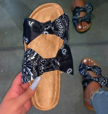 Platform bow satin fish and insect slippers