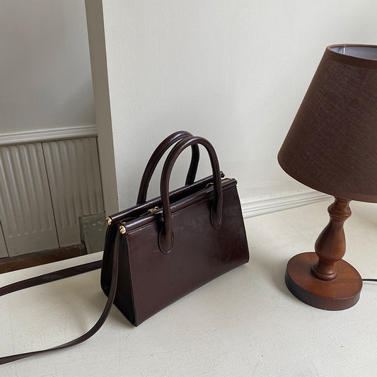 Niche Vintage Oil Wax Leather Shoulder Handbag