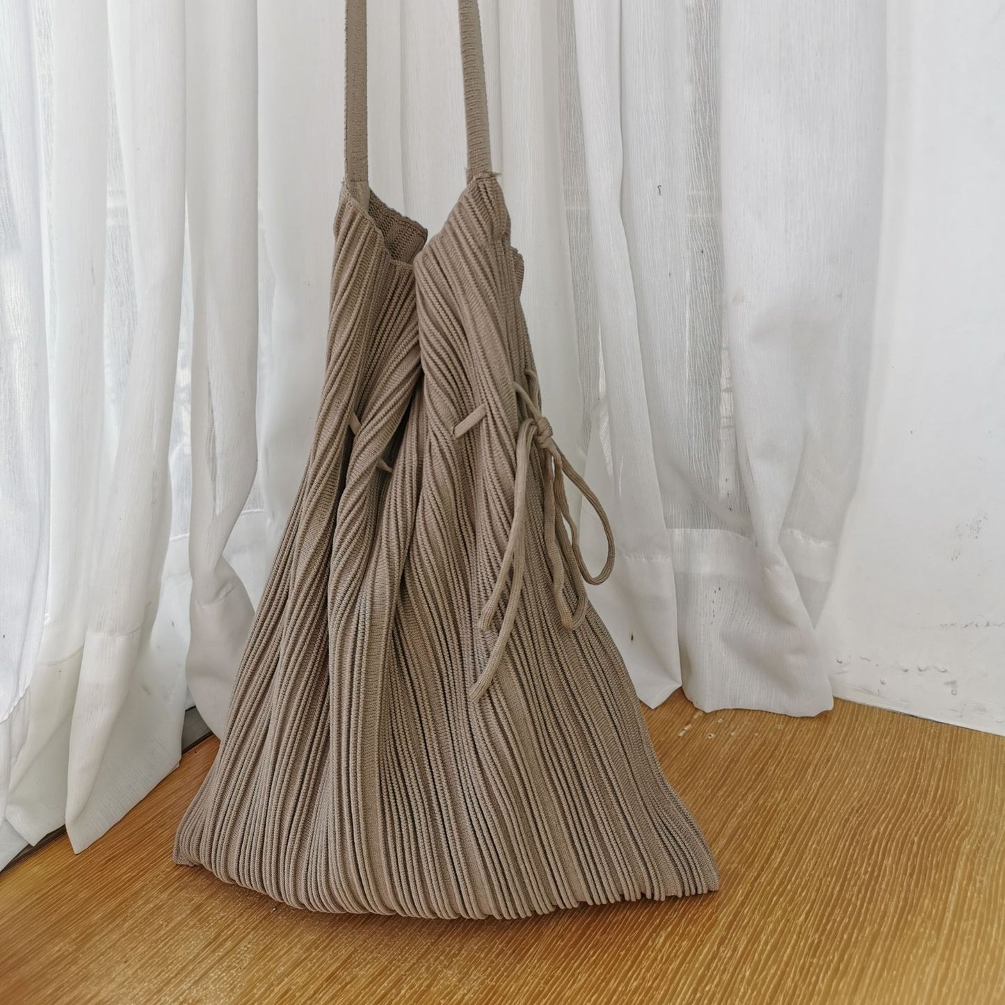 Niche Design Drawstring Folds Bucket Bag Fashion Art Simple One Shoulder