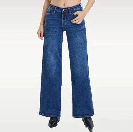 Damejeans med lige ben og løs pasform i denim