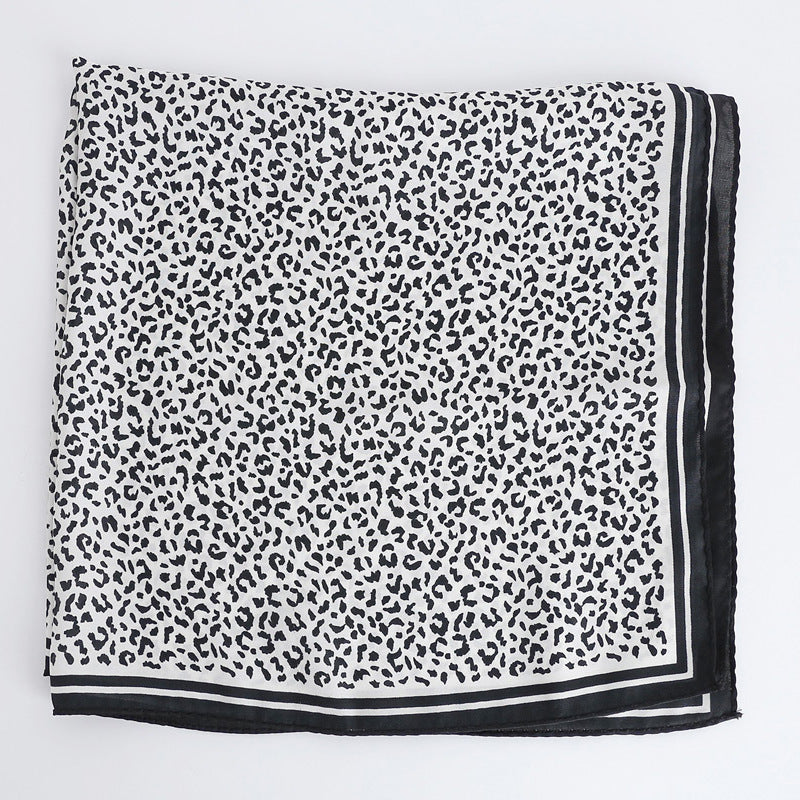 Kunstsilke Tørklæde med Leopardprint