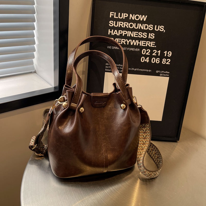 Large Capacity Fashion Portable One-shoulder Commuter Underarm Bag