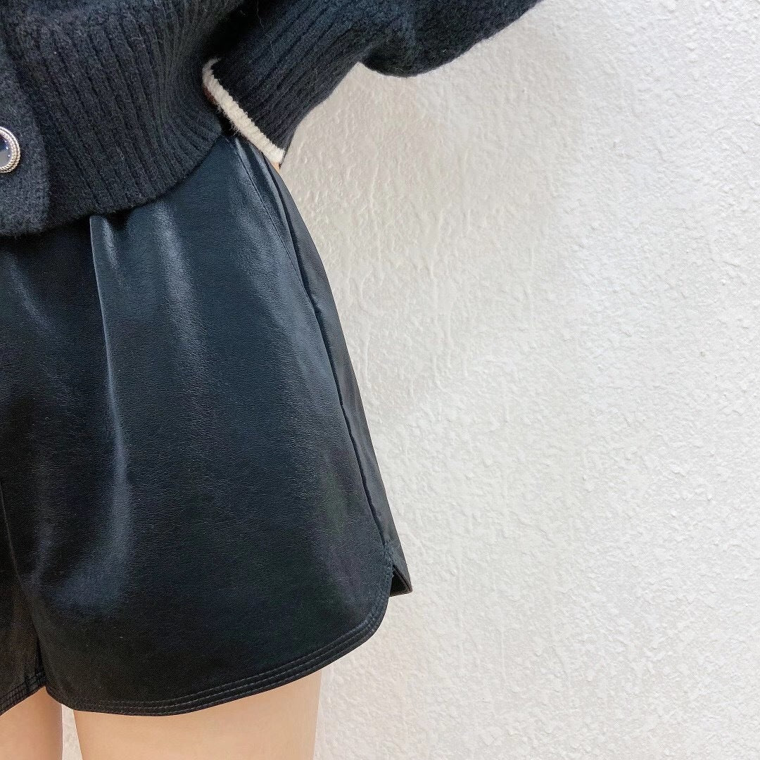 High waisted and slim leather shorts