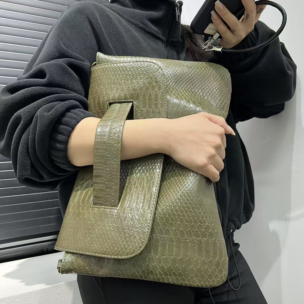 Large Capacity Briefbag