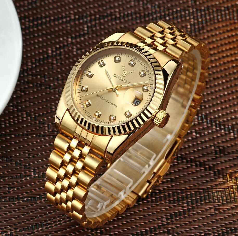 Shell watch with diamonds