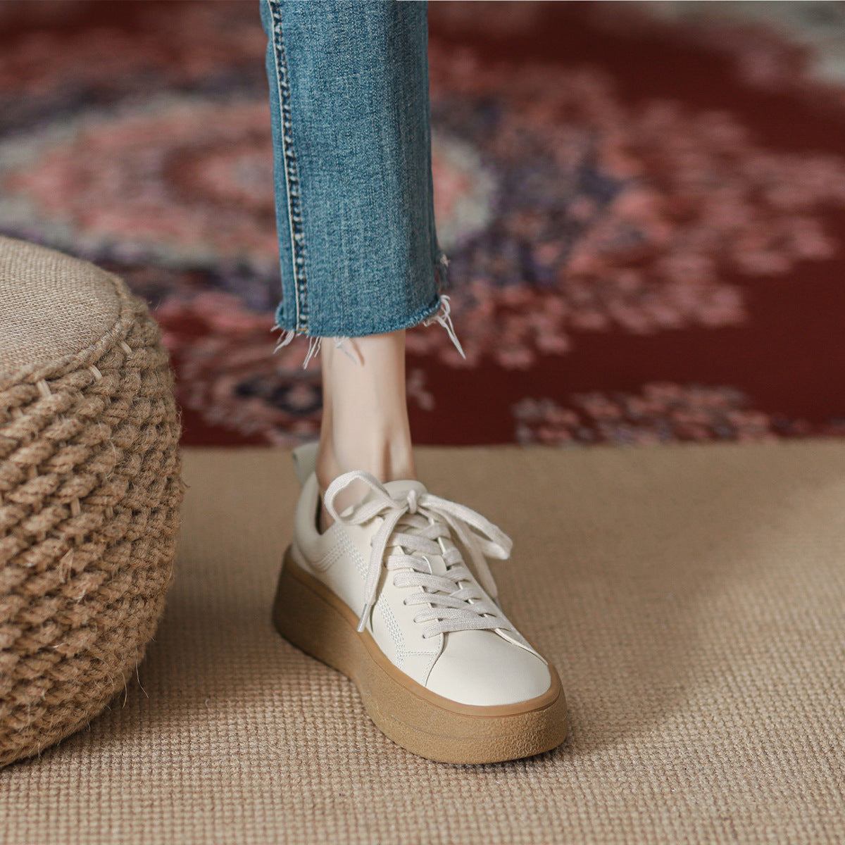 Ladies Fashion Versatile Leather Small White Sneakers