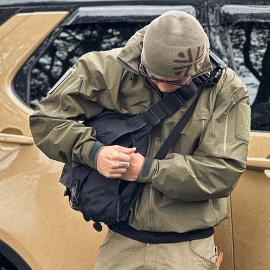 Outdoor Windproof And Waterproof Hooded Jacket For Men And Women